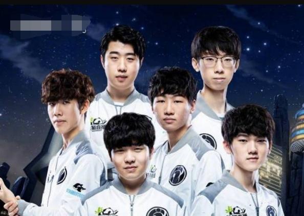 YSKM ：输给WE后大家一起喝酒复盘