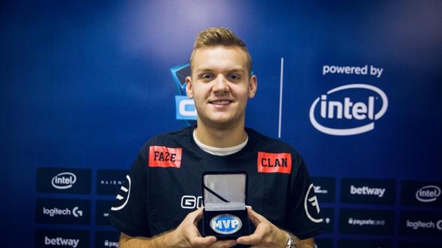 前NAVI分析师flashie成为 Team Liquid 的新教练