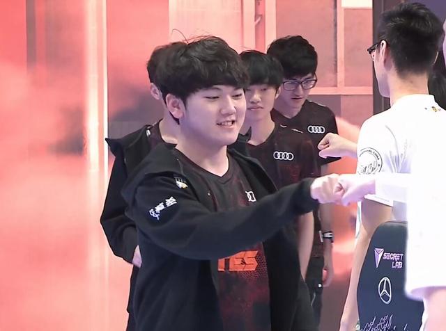 HooXi ：让我们听听卡托维兹之王jks怎么说