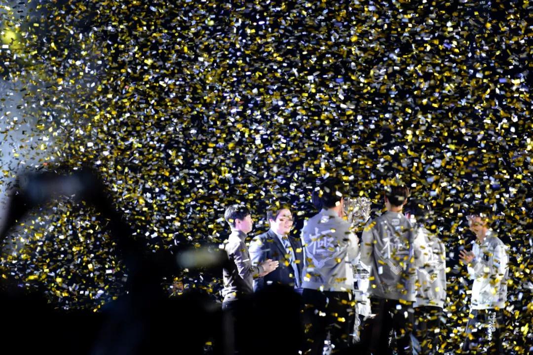 【战报】2025LPL春季赛IG 2-1 V5，IG成功闯入季后赛