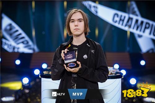 Uzi跪在RNG基地门口讨债？